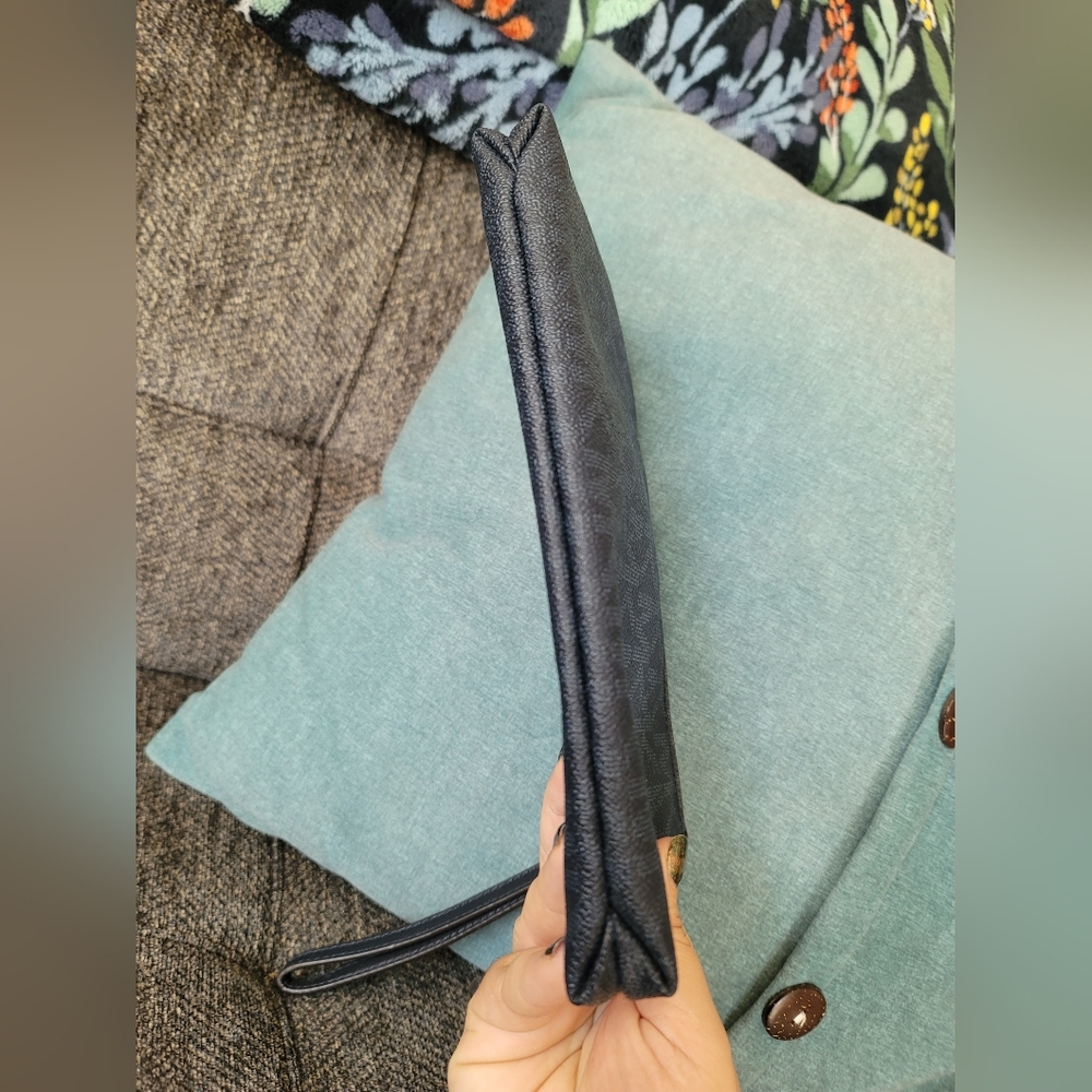 Michael Kors Charlton Baltic Blue Large Wristlet - Picture 9 of 12